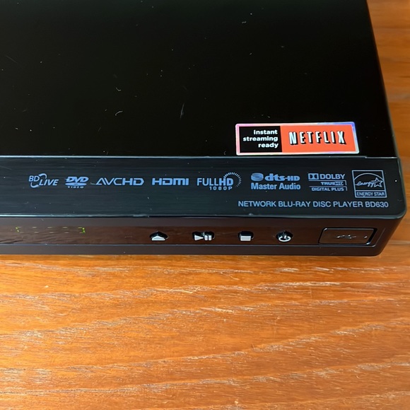 LG BLU-RAY DISC PLAYER BD630 - Picture 2 of 16